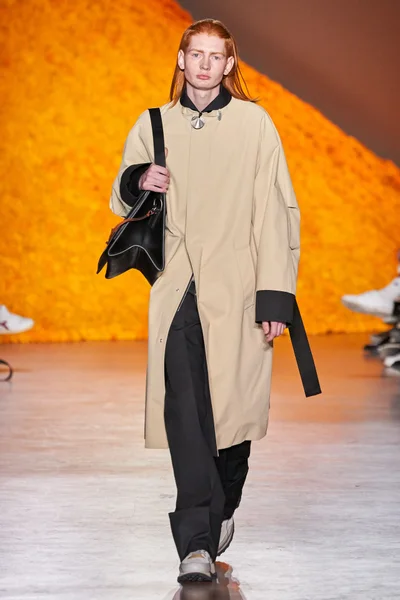 Look 28